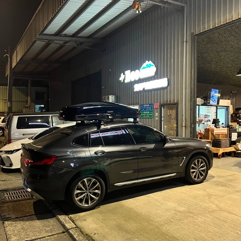 BMW X4 安裝 YAKIMA機翼型橫桿 + YAKIMA GrandTour 16 車頂箱