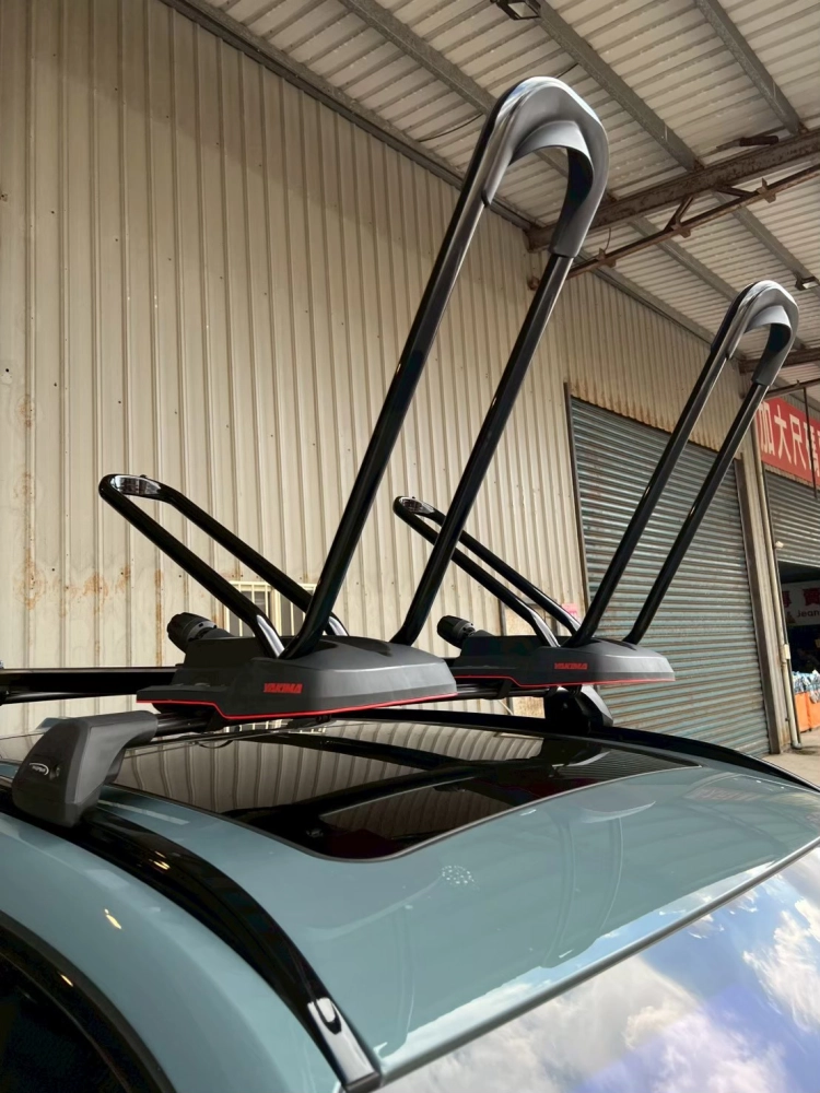 BMW IX1 安裝 YAKIMA包覆式橫桿 + HighRoad 快速自行車固定架