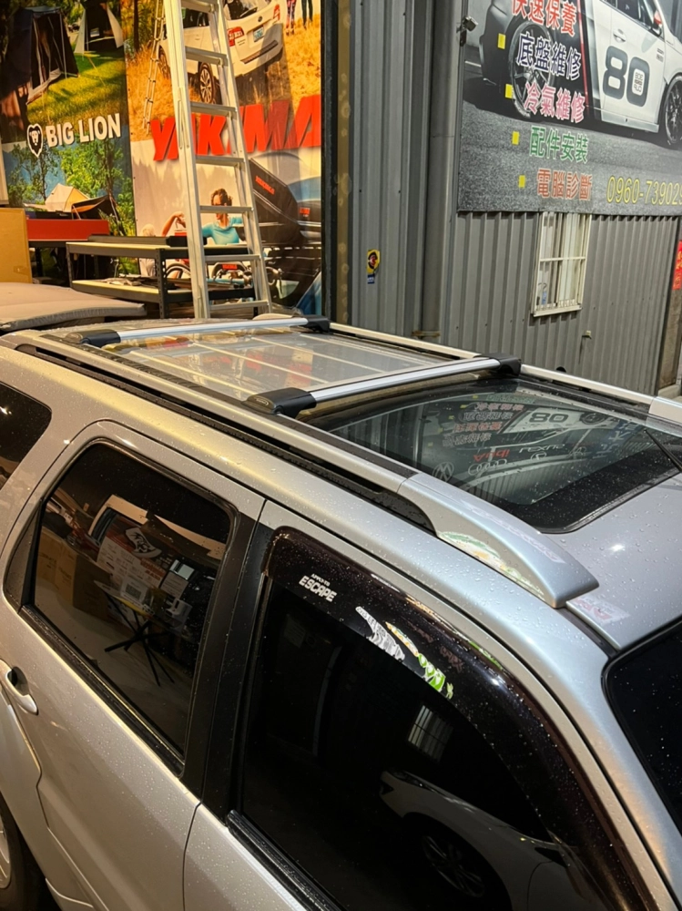FORD ESCAPE 安裝 YAKIMA 夾直式橫桿