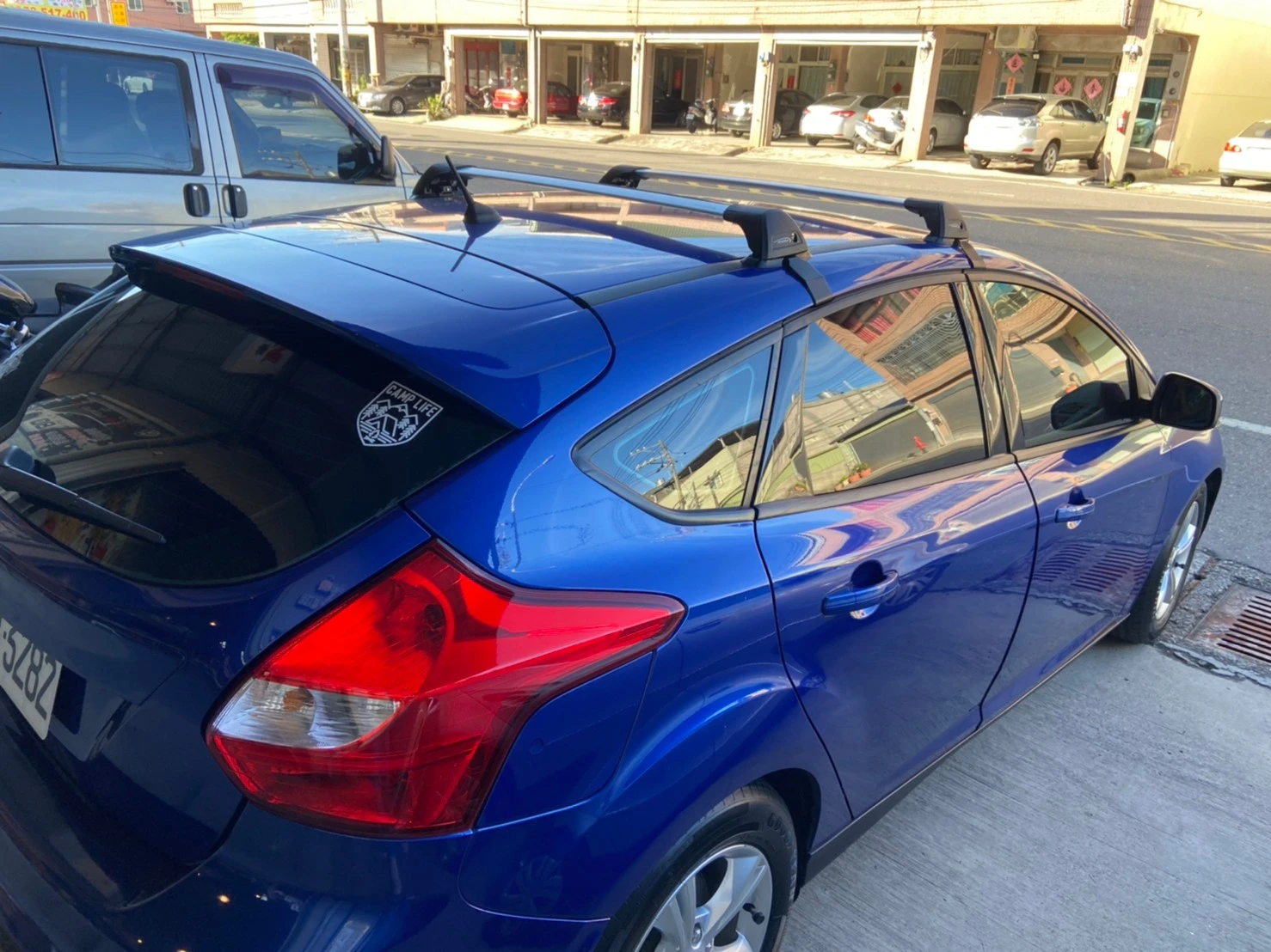FORD FOCUS 安裝 YAAKIMA包覆式橫桿