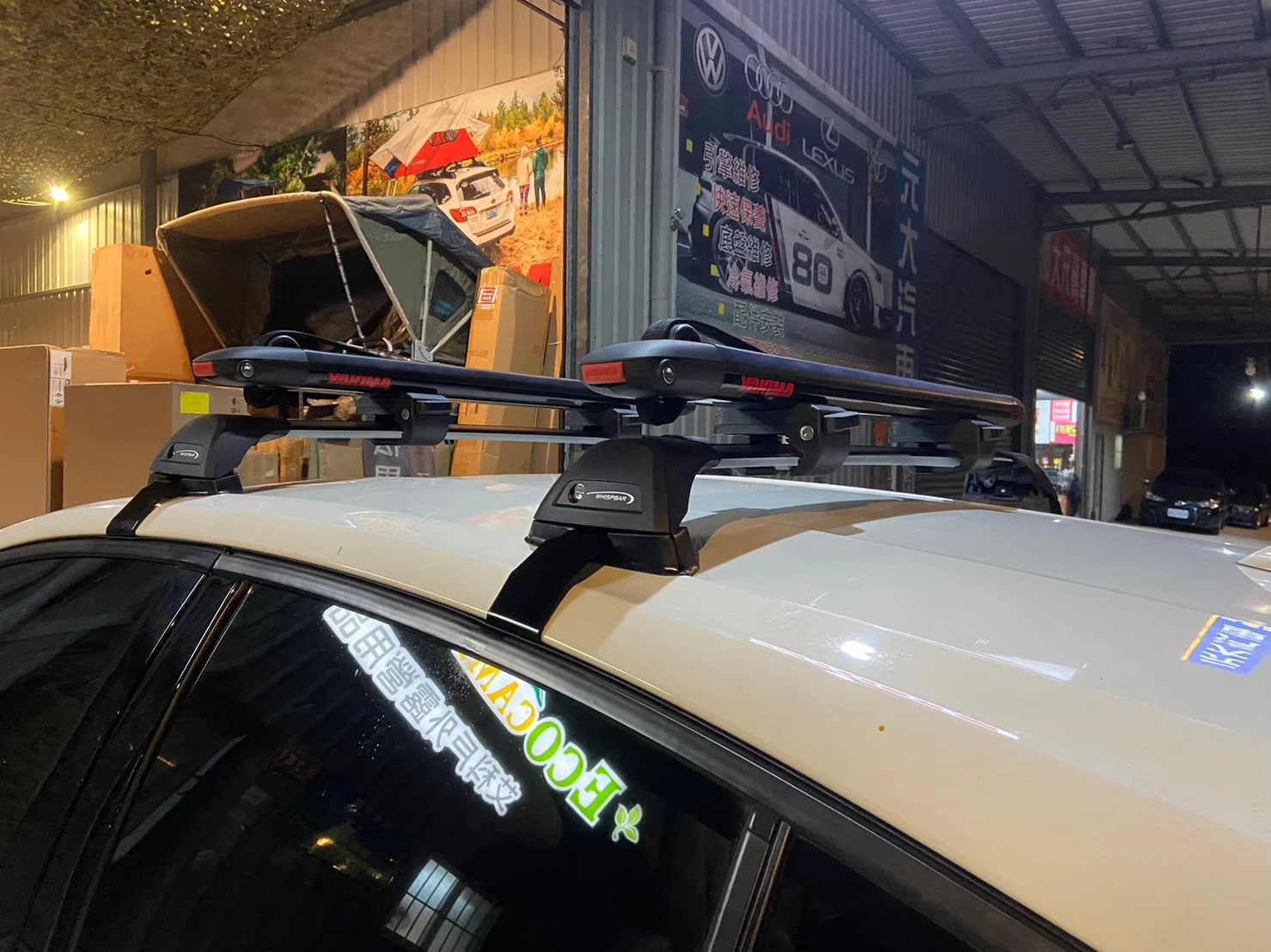 Ford Focus 安裝 YAKIMA 包覆式橫桿+YAKIMA SupDawg 衝浪板固定架