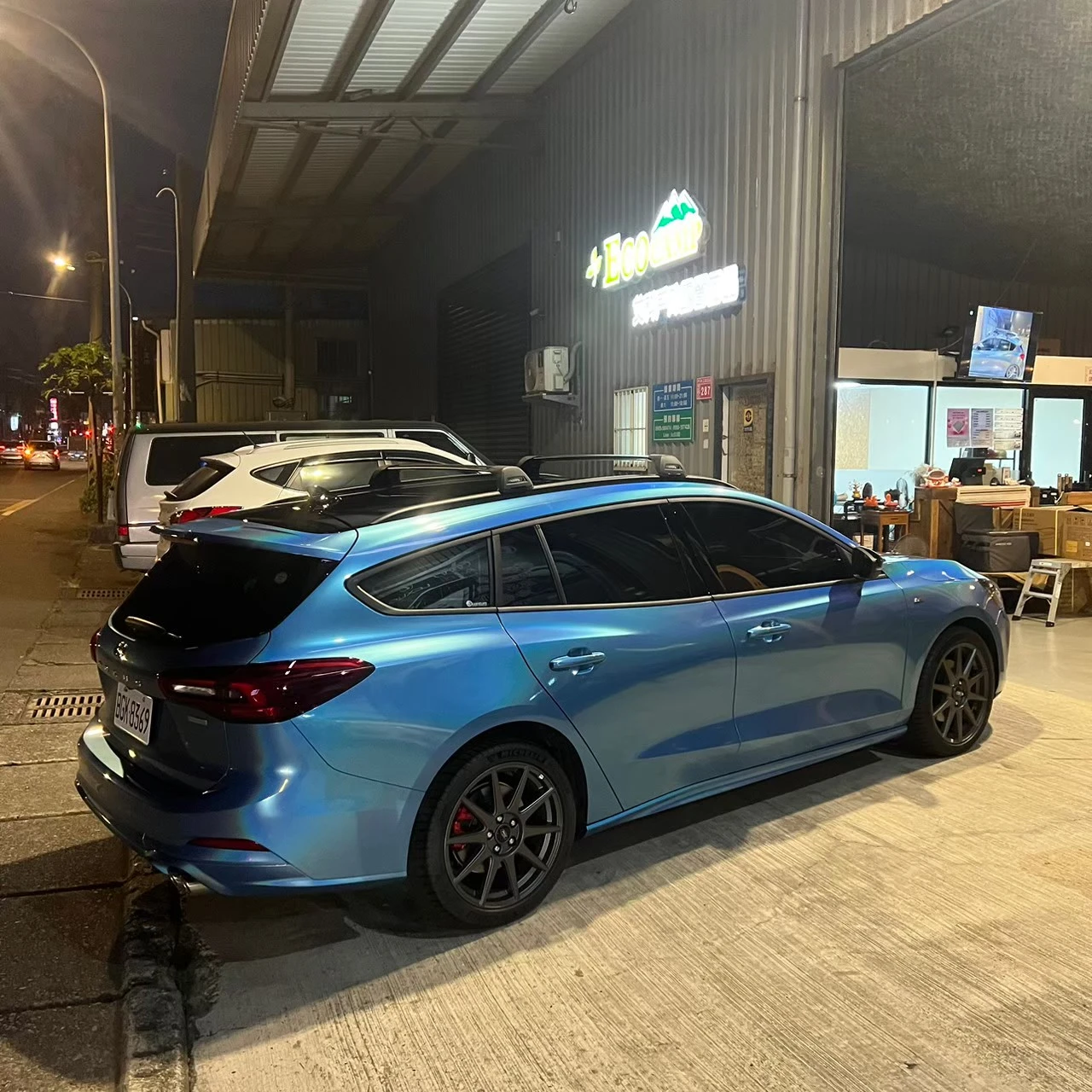 Ford focus wagon 安裝 YAKIMA 包覆式橫桿