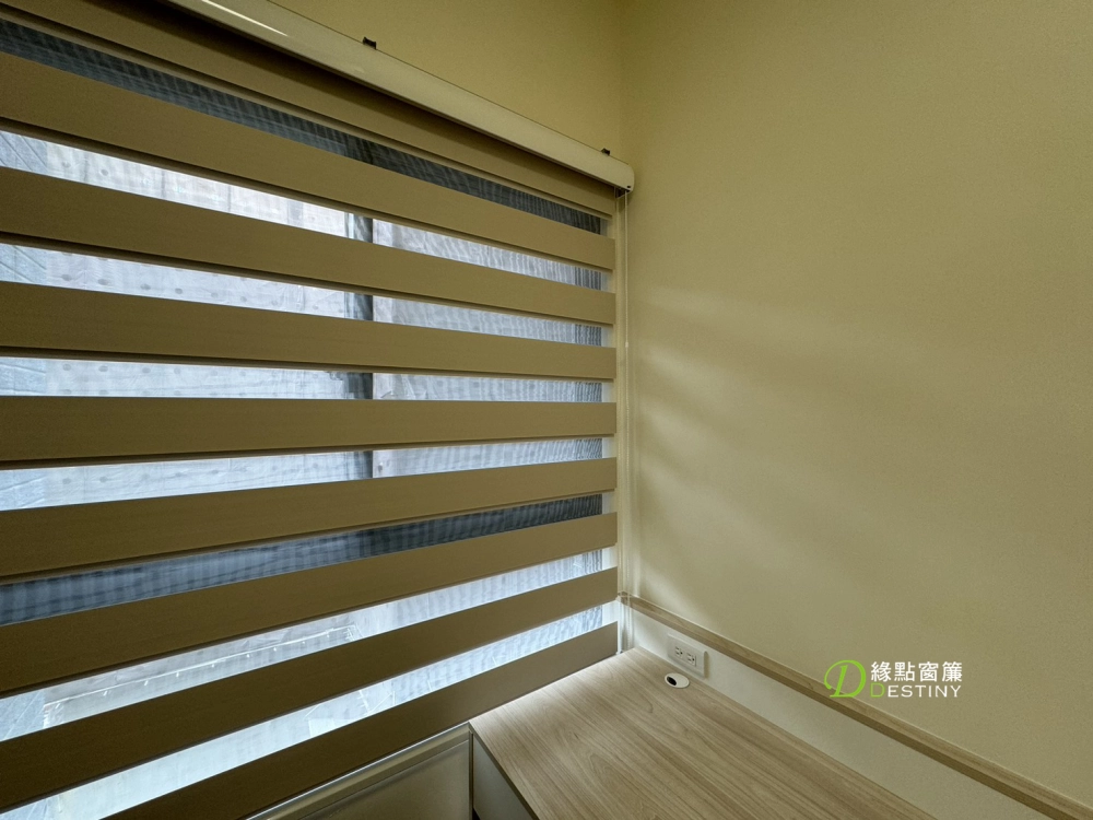 臥室調光簾｜臥室窗簾