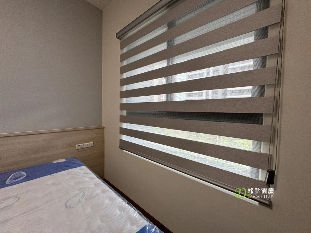 臥室調光簾｜臥室窗簾