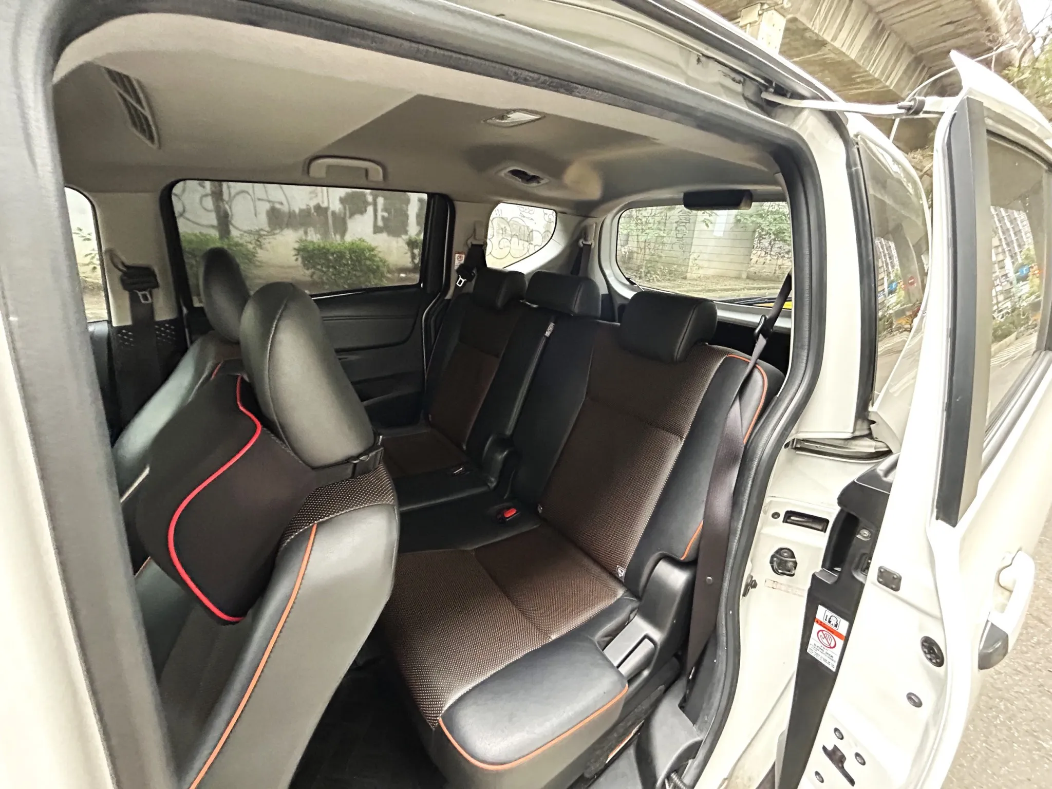 Toyota Sienta(5人座)