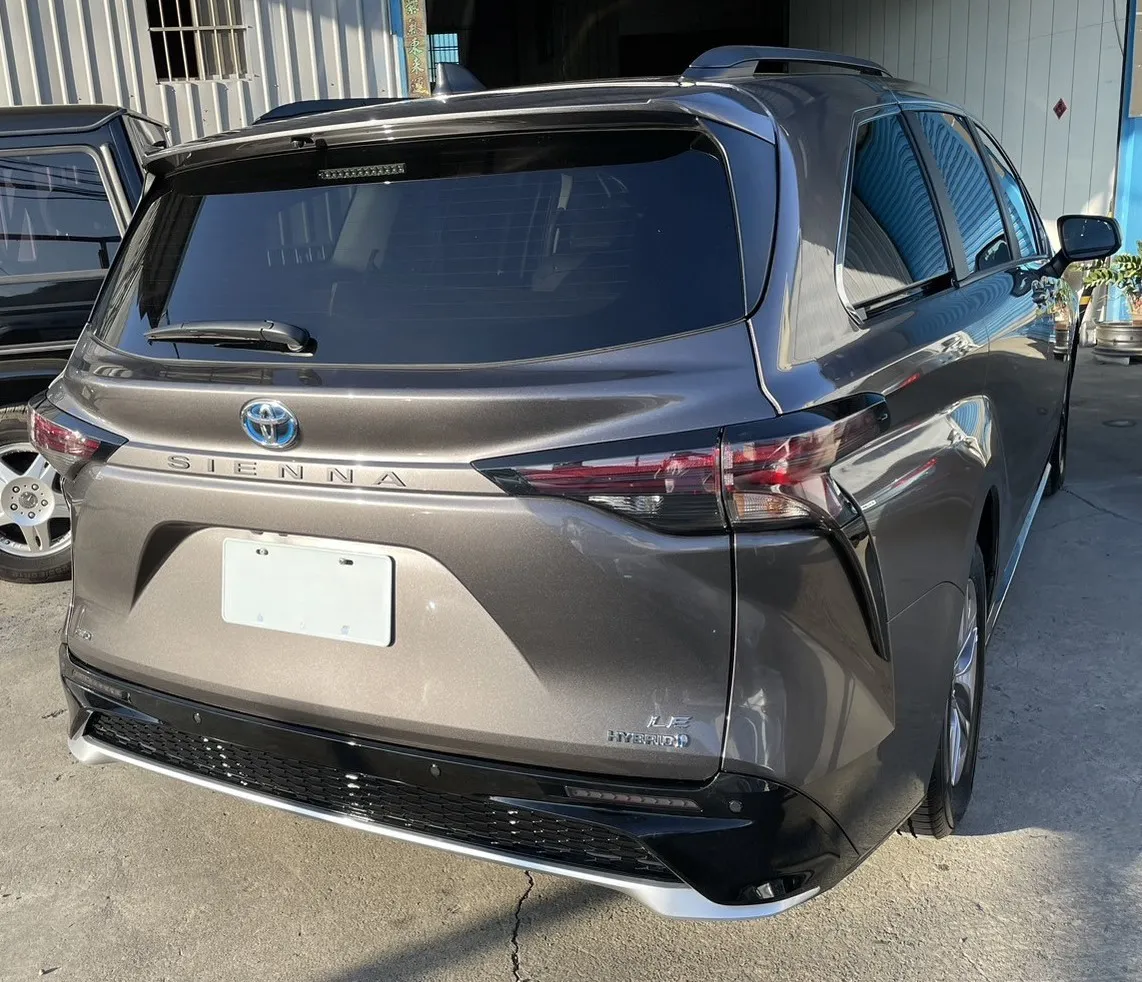 Toyota Sienna(七人座)