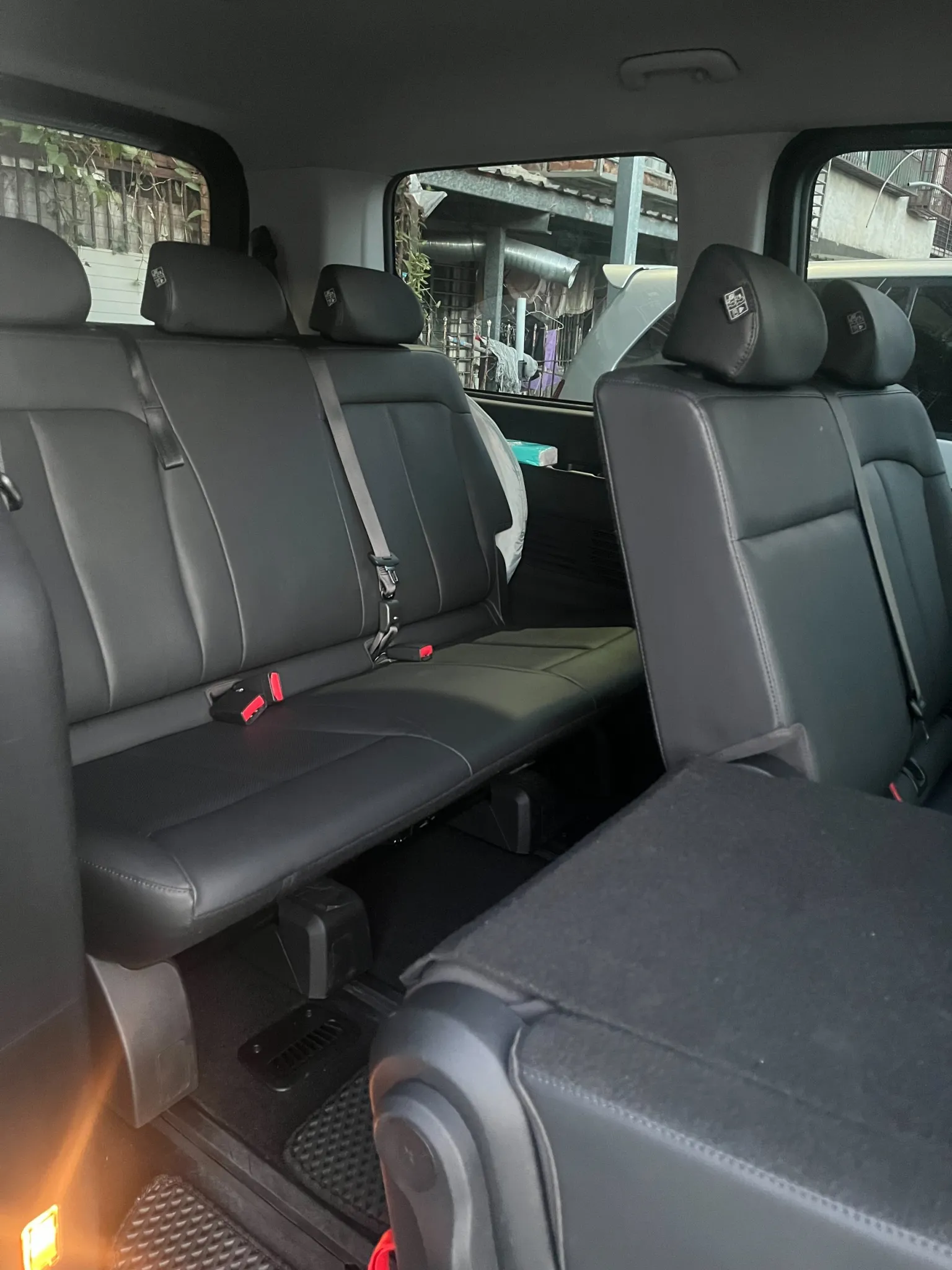 HYUNDAI  Starex(九人座)