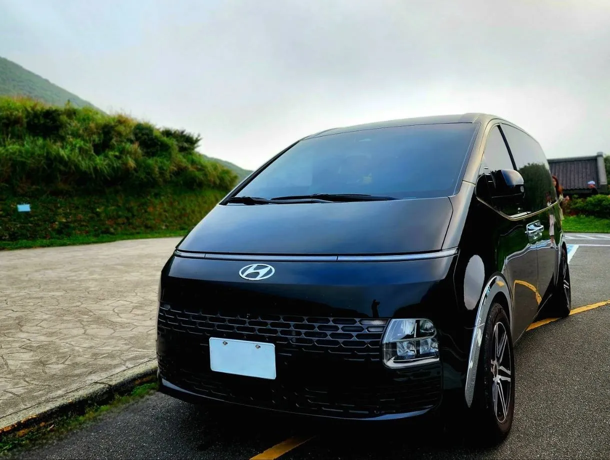 HYUNDAI  Starex(九人座)