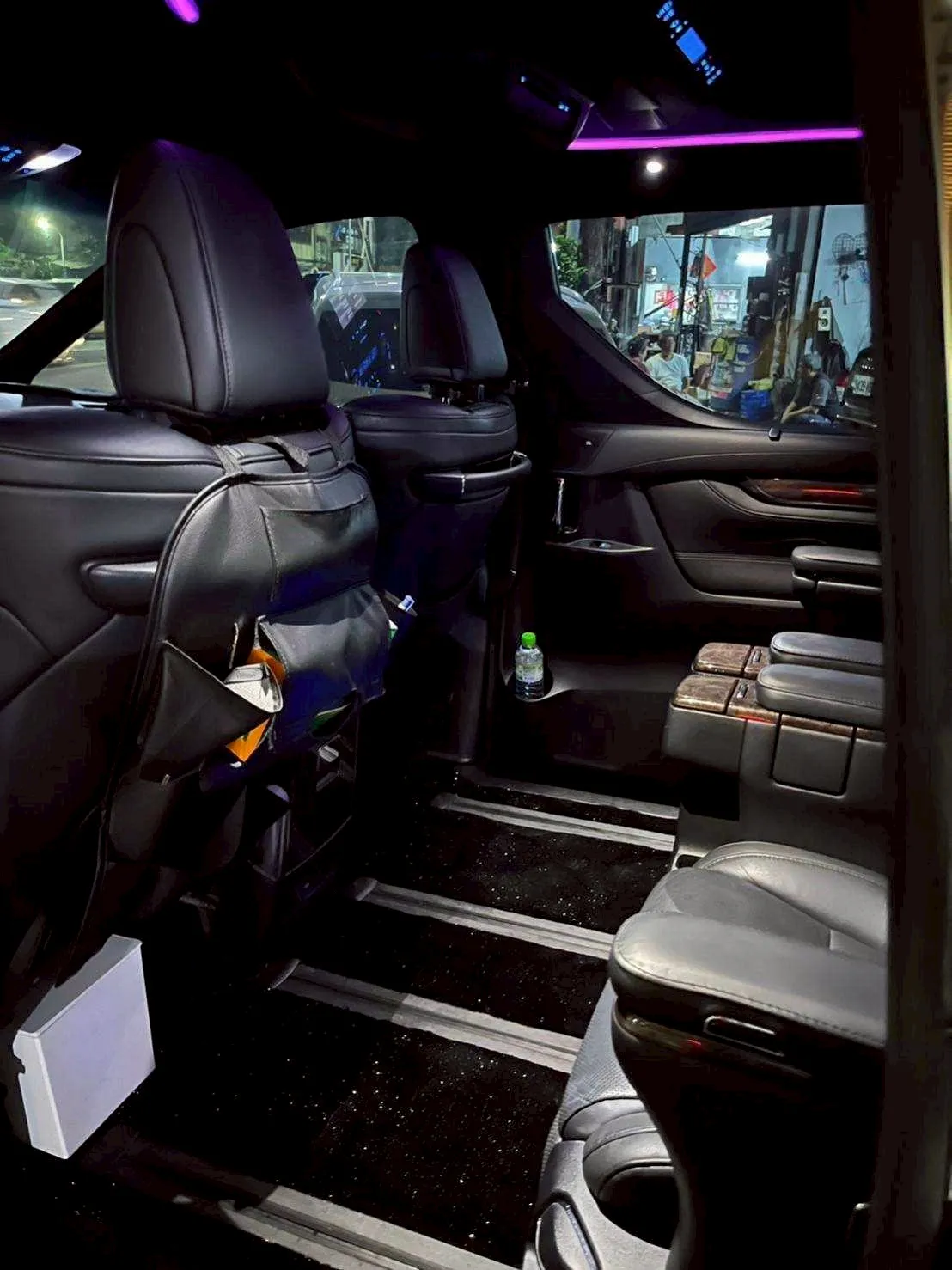 Toyota Alphard(七人座)