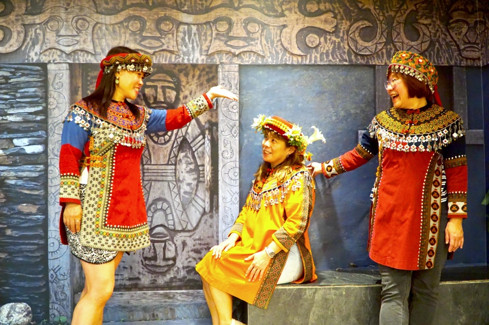 哈尤溪七彩岩壁三日遊