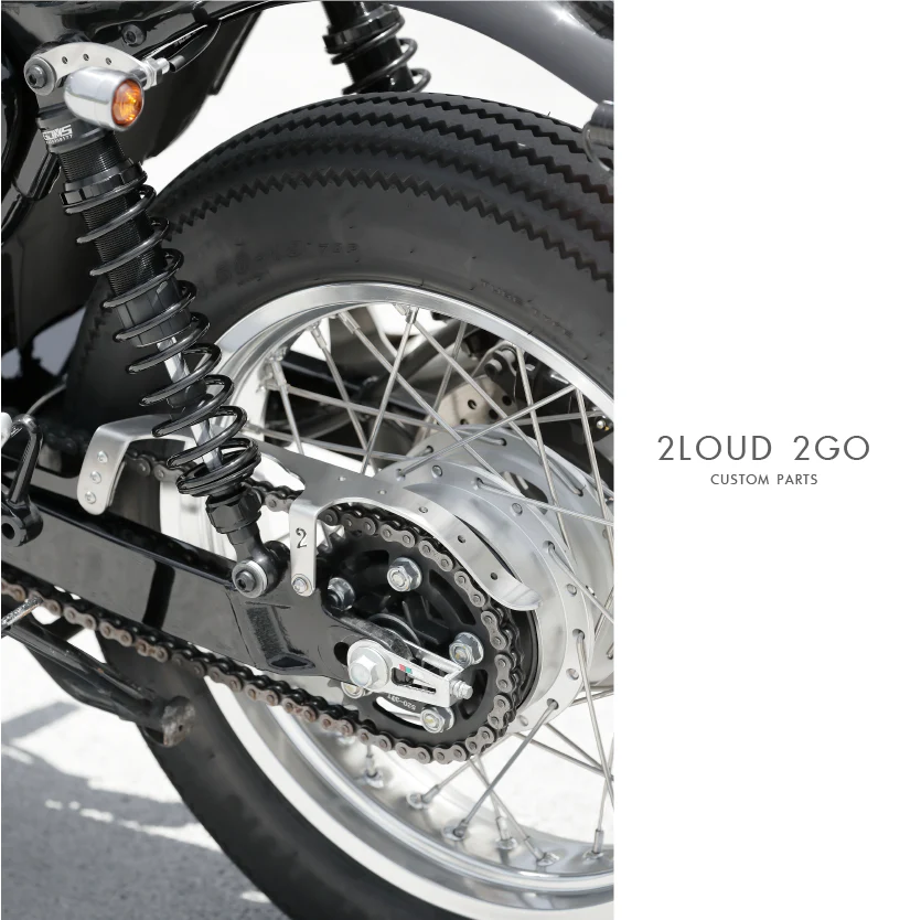 CB350/RS Exclusive Chain Cover in Polished Silver with Hairline Patterns