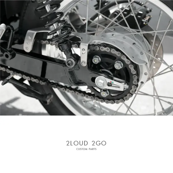 CB350/RS Exclusive Chain Cover in Polished Silver with Hairline Patterns