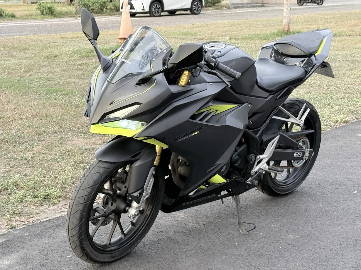 21＂ HONDA CBR150R