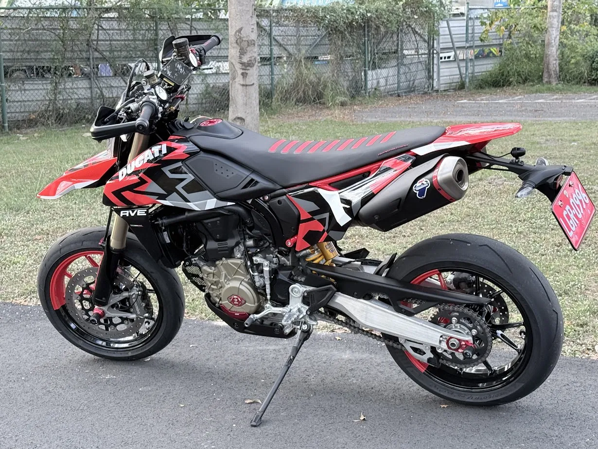 24＂DUCATI HYPERMOTARD 698