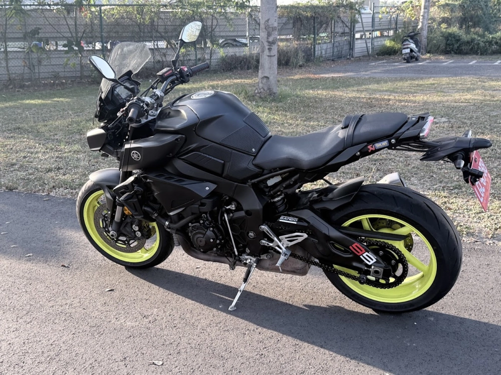 16＂YAMAHA MT-10