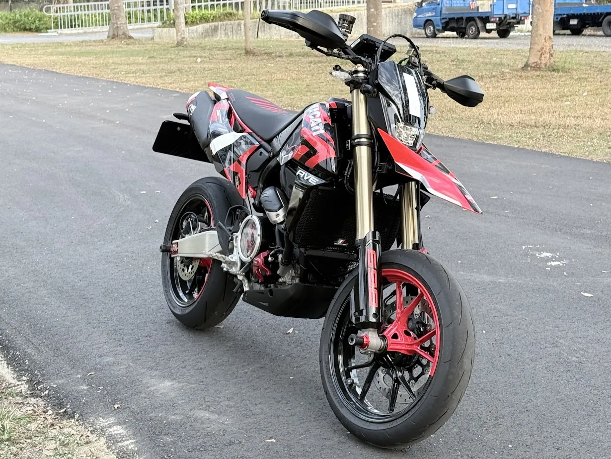 24＂DUCATI HYPERMOTARD 698