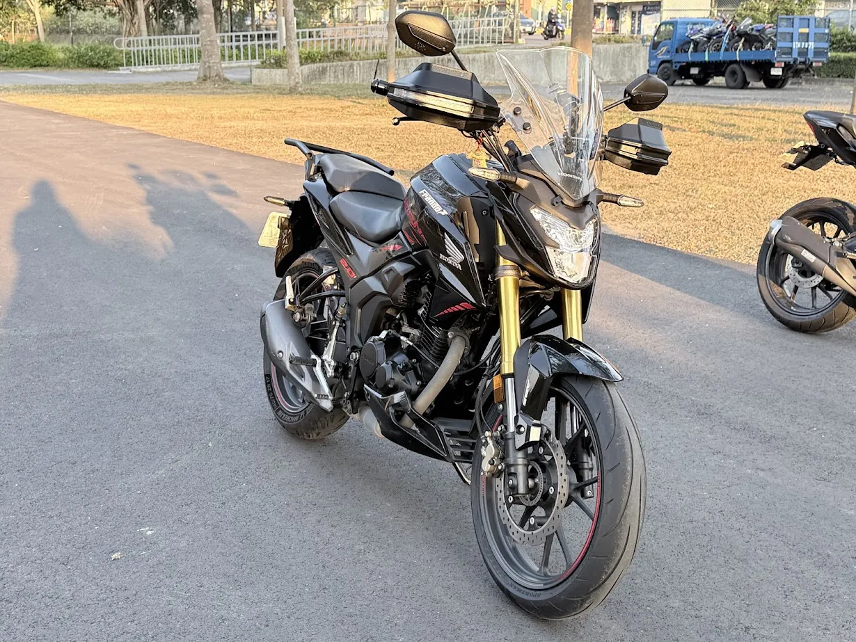 22＂HONDA HORNET 2.0