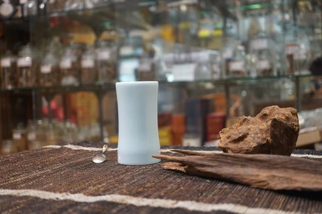 Wild Vietnamese Hue agarwood powder. per gram