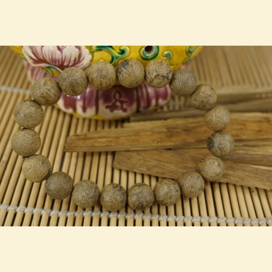 Papua old agarwood, 10-19 pieces, 6.3g