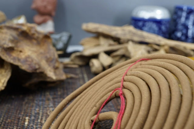24-hour incense coils (standard version) from Hoi An, Vietnam (B)