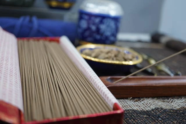 Purifying the Mind and Sleeping with Incense