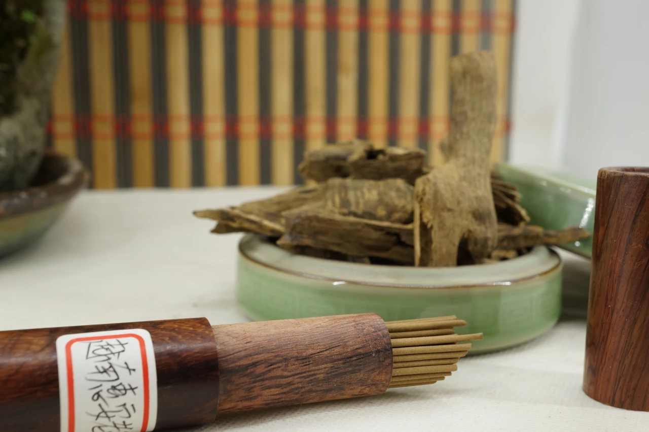 Vietnamese Lao Huian Agarwood with Red Soil