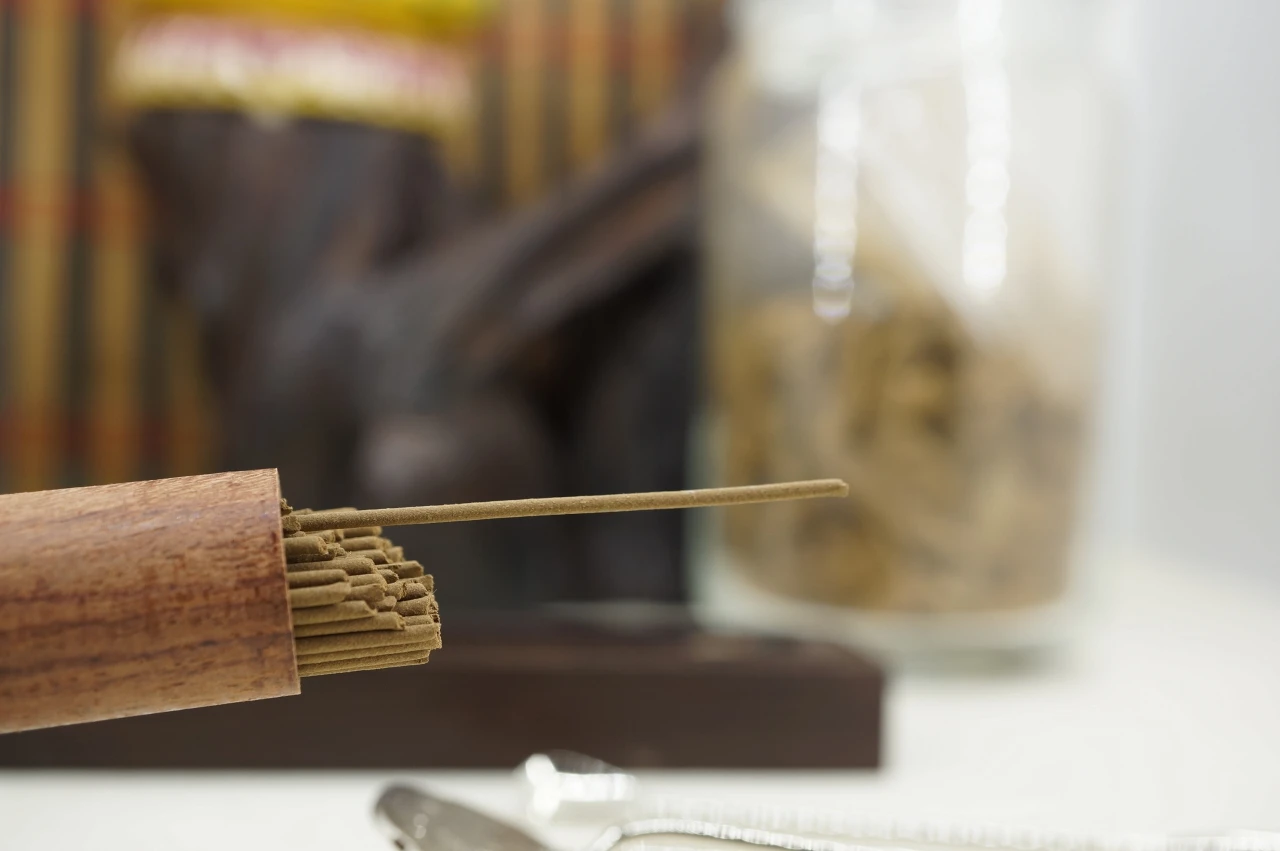 Top-grade Vietnamese Loess Incense - Garlic Honey