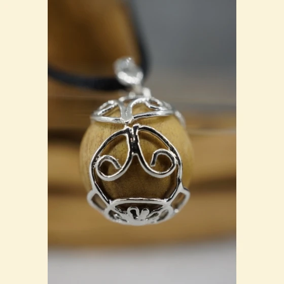 Indonesian Old Mountain Sandalwood 16mm Silver-plated Necklace (Fully Poured)