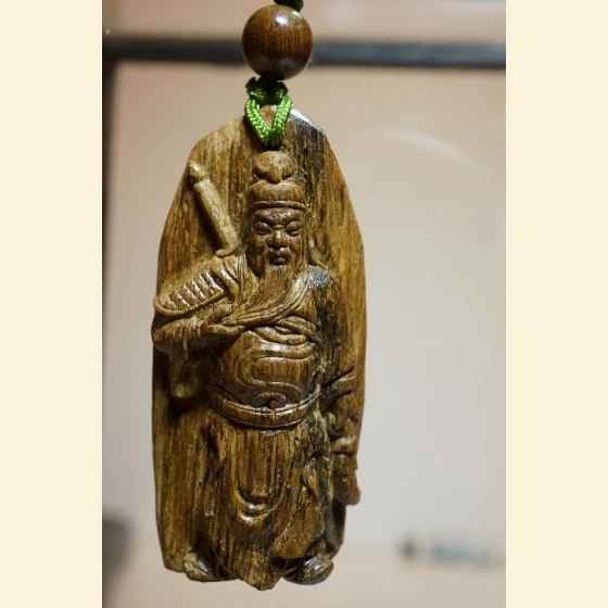 Guan Sheng Di Jun hurriedly slung his necklace