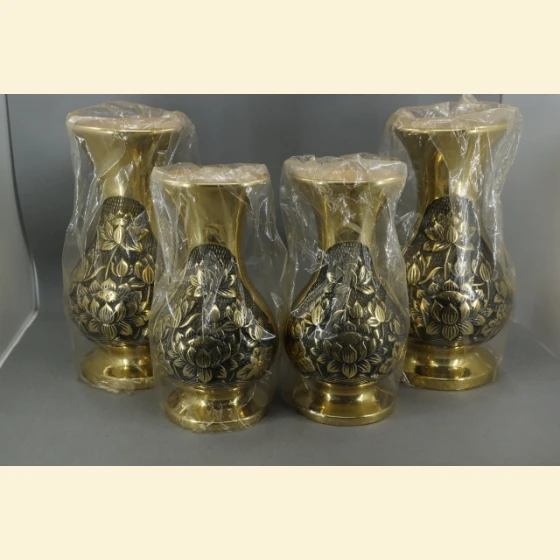 Bronze lotus-shaped vase with a protruding belly / Pair