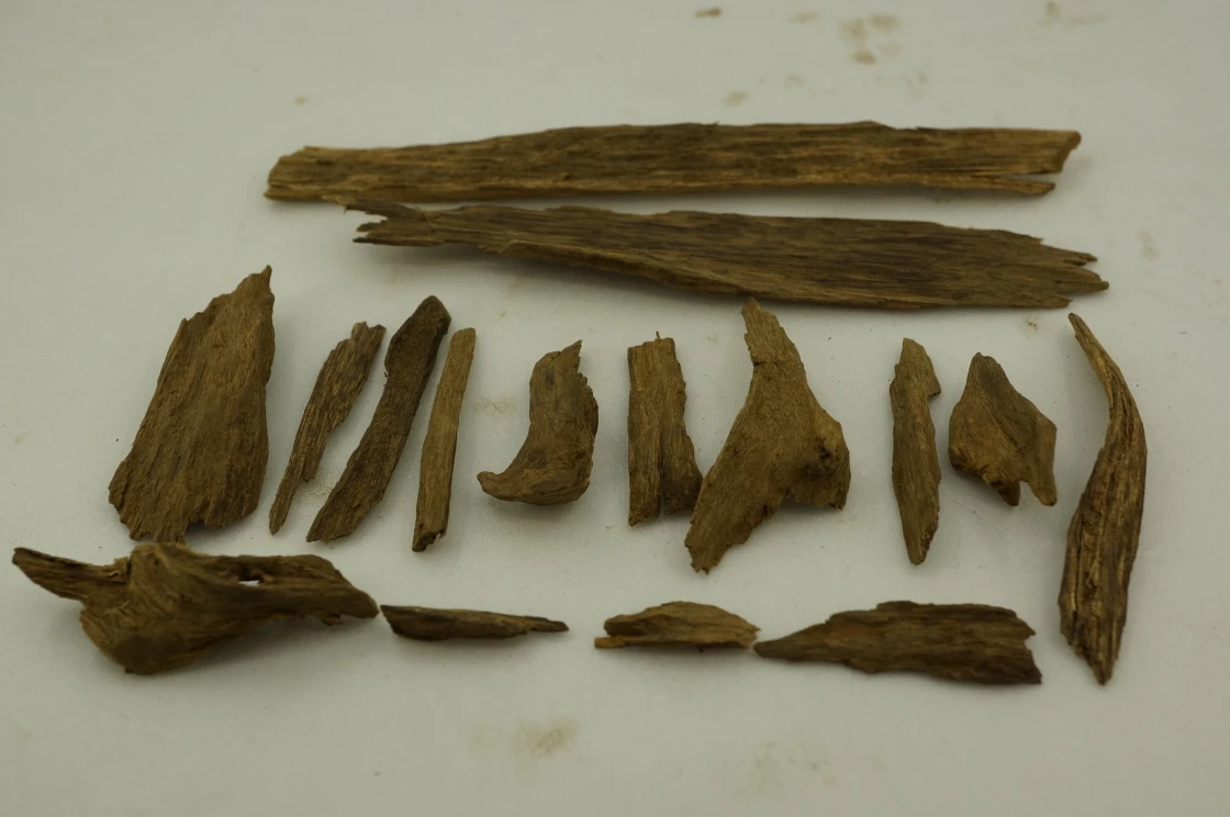 Papua agarwood slices