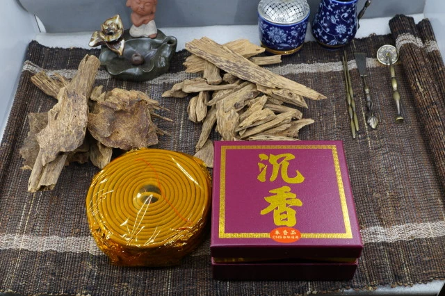 24-hour incense coils (standard version) from Hoi An, Vietnam (B)