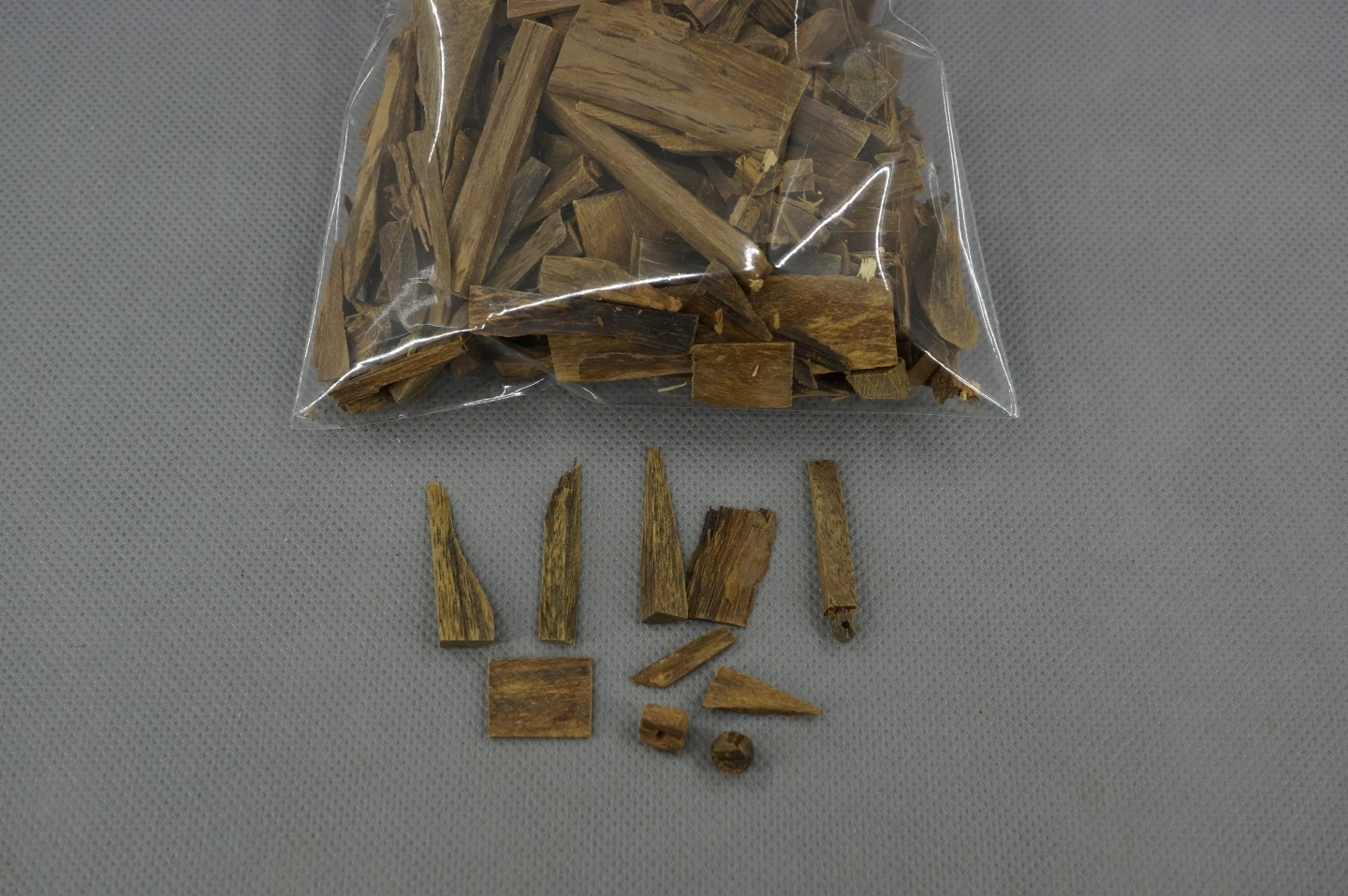 Indonesian Jayapura aquarium bead scraps / per gram