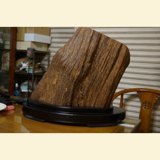 Vietnamese Red Soil Agarwood. 10260g