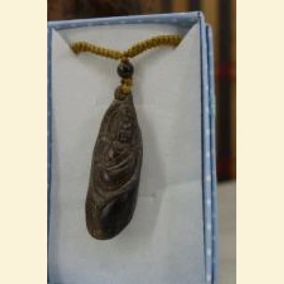 Papua, Indonesia - Rapidly sinking necklace