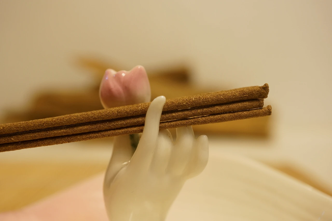Sandalwood Smoke-Clearing Incense (H15363) 300g