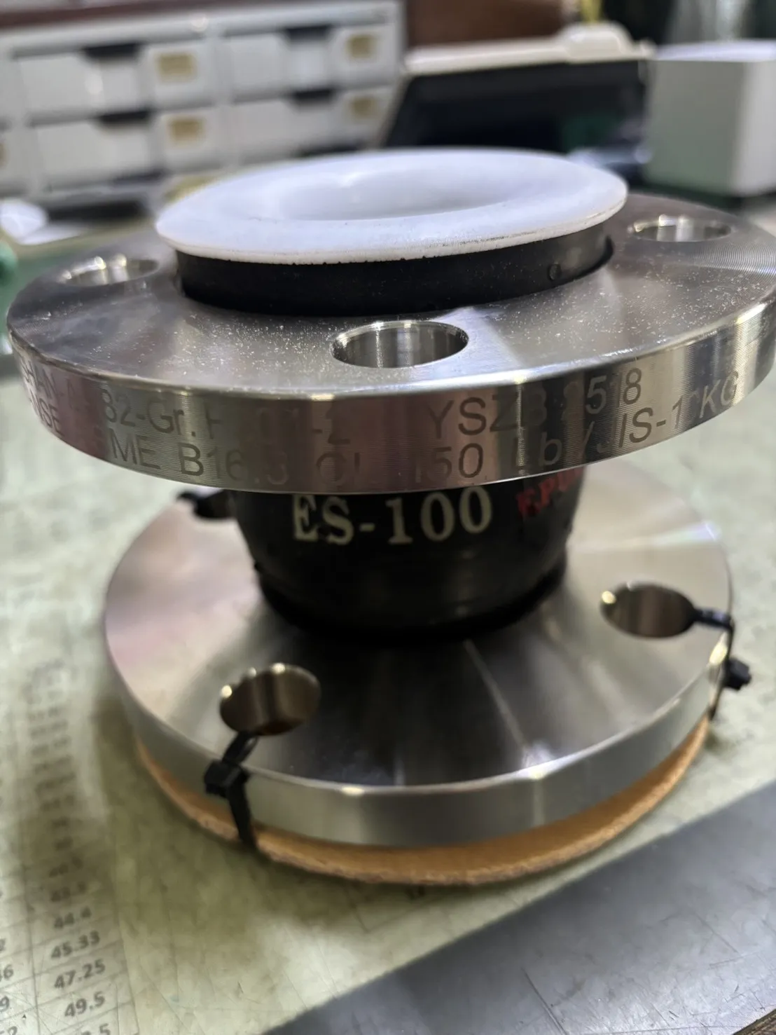 單球防震軟管（鐵氟龍內襯）