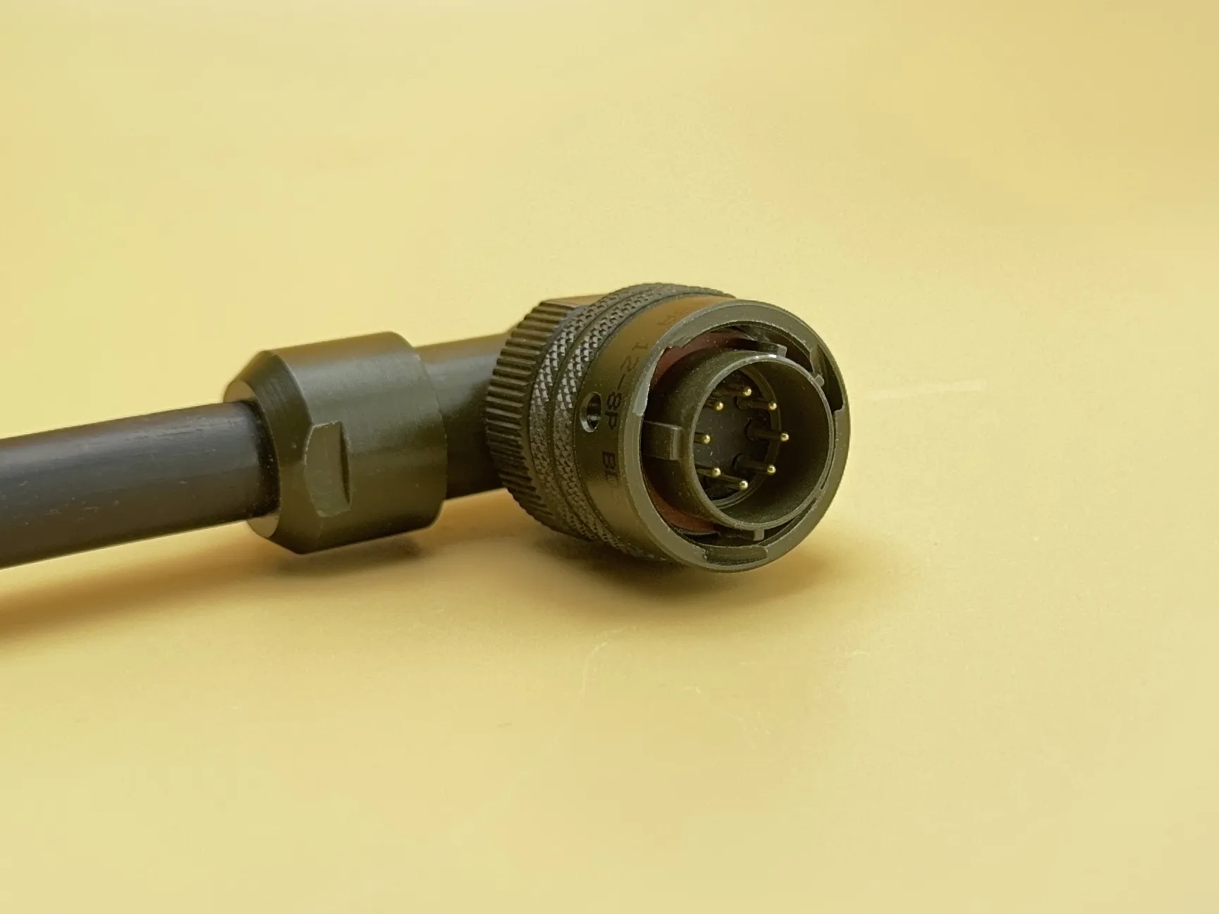 Ruggedized IP68 hybrid power and signal military communication cable assembly manufactured by Starway Technology