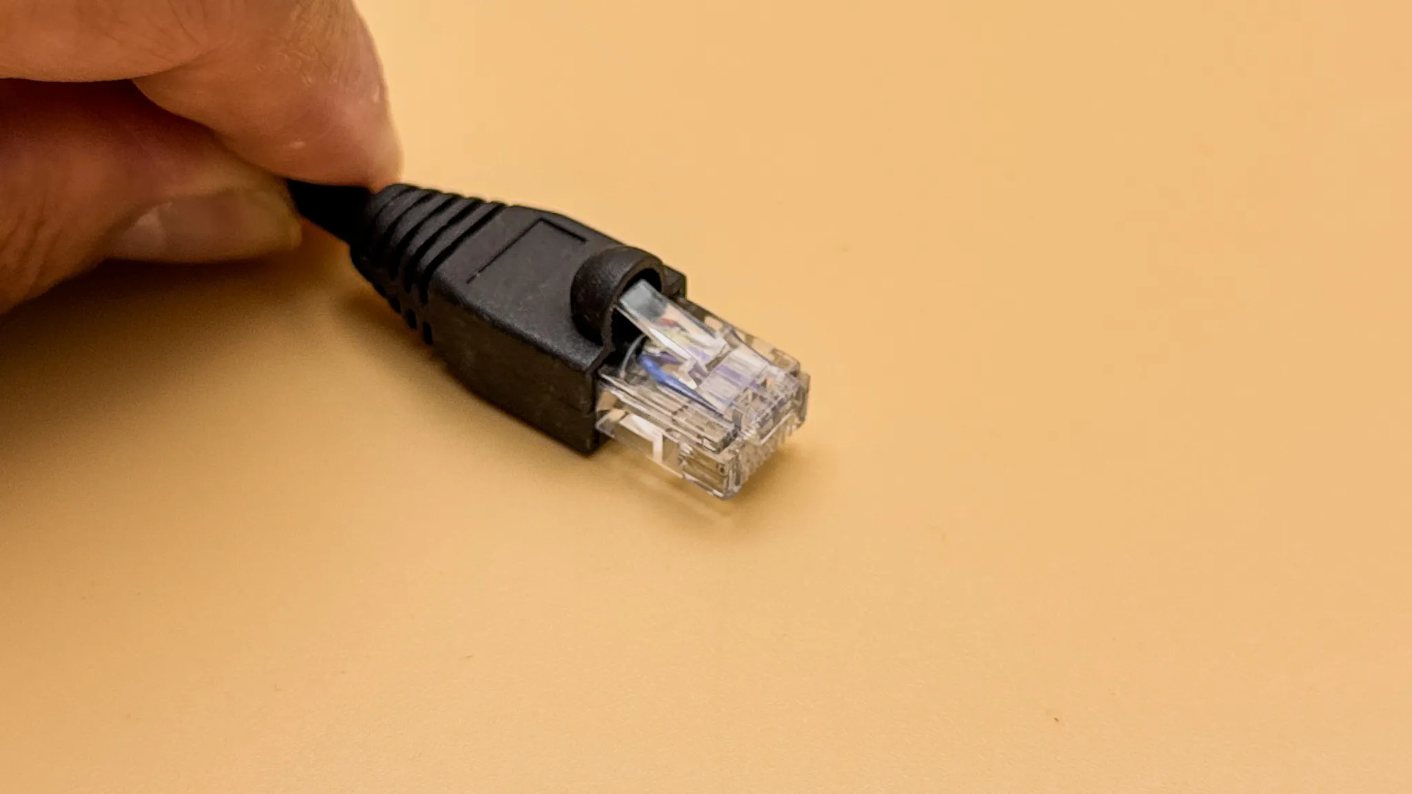 RJ45 8P8C modular plug with 30u gold-plated contacts and modular plug cover for telematics cable assembly