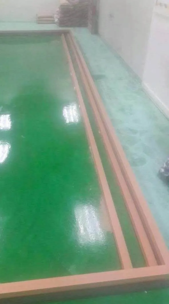 面板廠  設備機座，洩水坡度防溢堤，FRP耐酸鹼塗裝