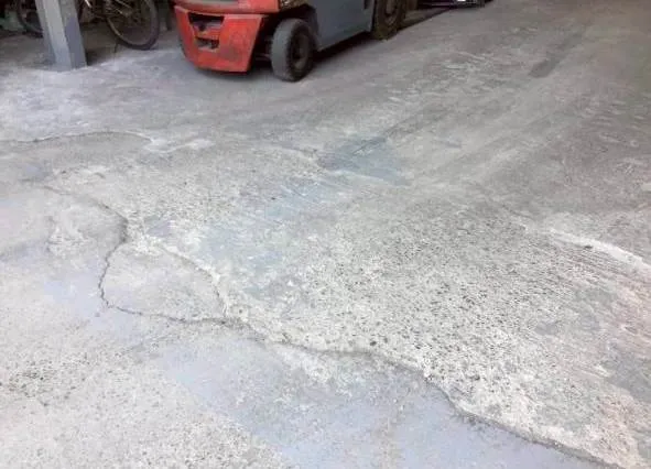 奧迪金廠，地坪破裂起沙塵，施作後止滑美觀不起沙
