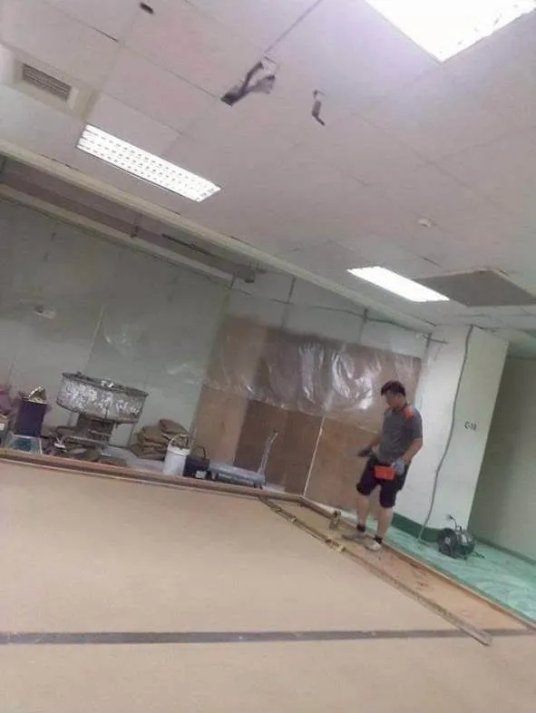 面板廠  設備機座，洩水坡度防溢堤，FRP耐酸鹼塗裝