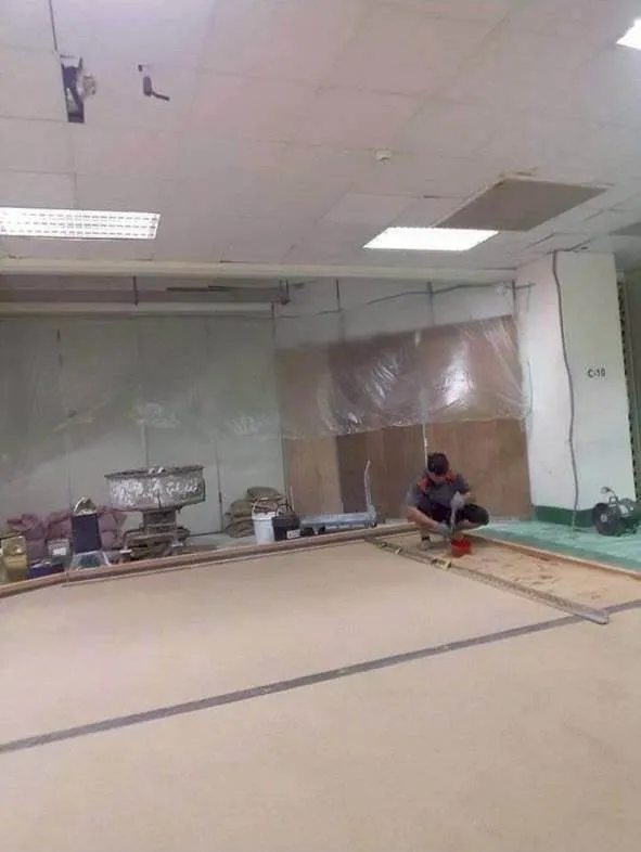 面板廠  設備機座，洩水坡度防溢堤，FRP耐酸鹼塗裝