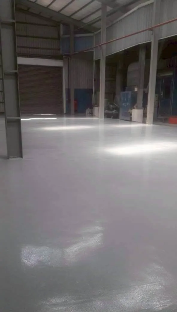 奧迪金廠，地坪破裂起沙塵，施作後止滑美觀不起沙