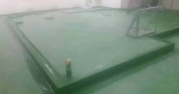 面板廠  設備機座，洩水坡度防溢堤，FRP耐酸鹼塗裝