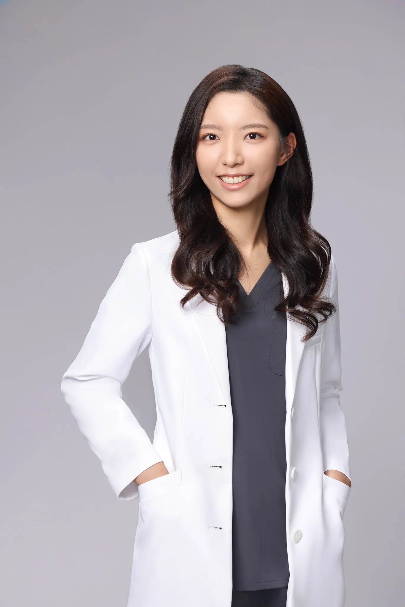 周雨萱醫師(顯微根管專科)