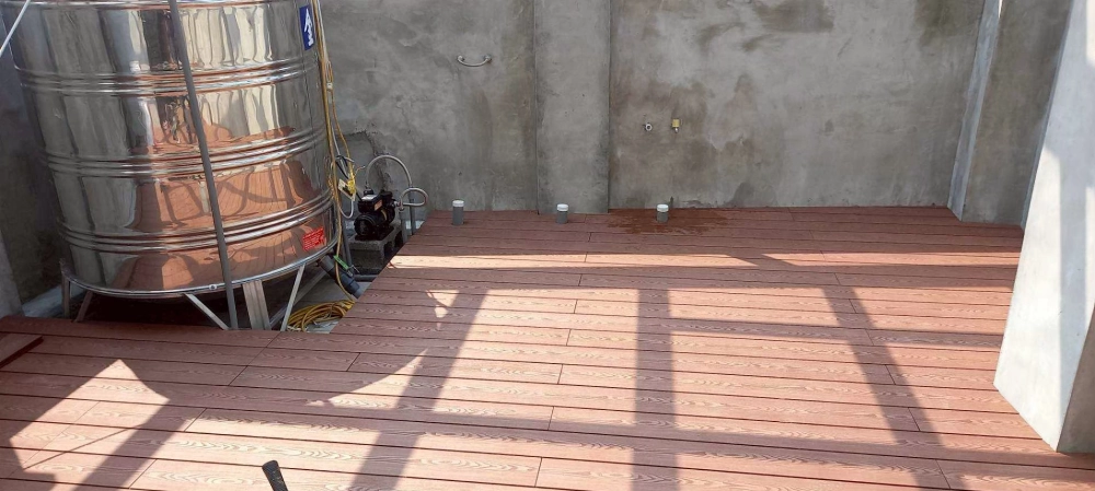 私宅木平台施工