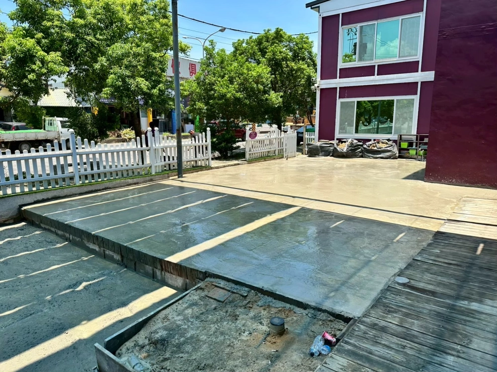 杜威幼稚園混凝土平台澆灌工程