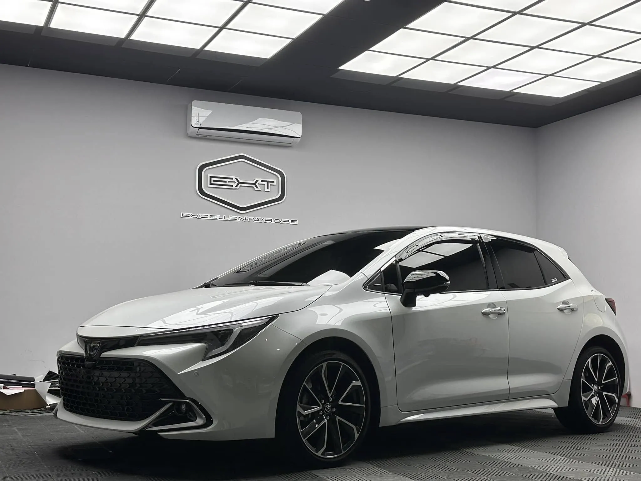 TOYOTA#COROLLASPORT 全車亮面犀牛皮