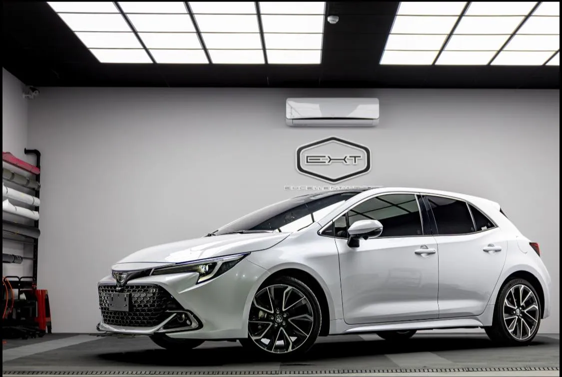 TOYOTA #COROLLASORT全車改色-高亮金屬白
